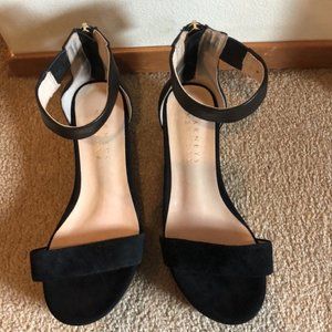 Barney’s New York Velvet ankle open toe sandal Sz 8.5